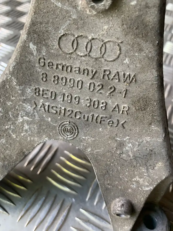 Audi A4 S4 B7 8E 8H (2004 - 2009) 8E0199308AR Кронштейн двигателя — фото 4