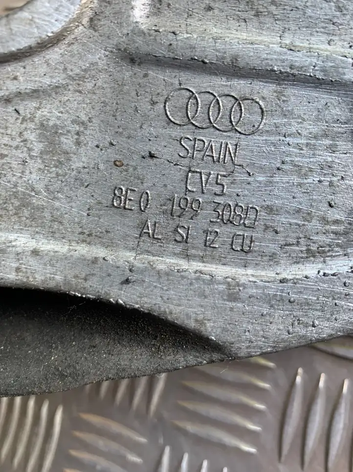 Audi A4 S4 B6 8E 8H (2000 - 2006) 8E0199308D Кронштейн двигателя — фото 4