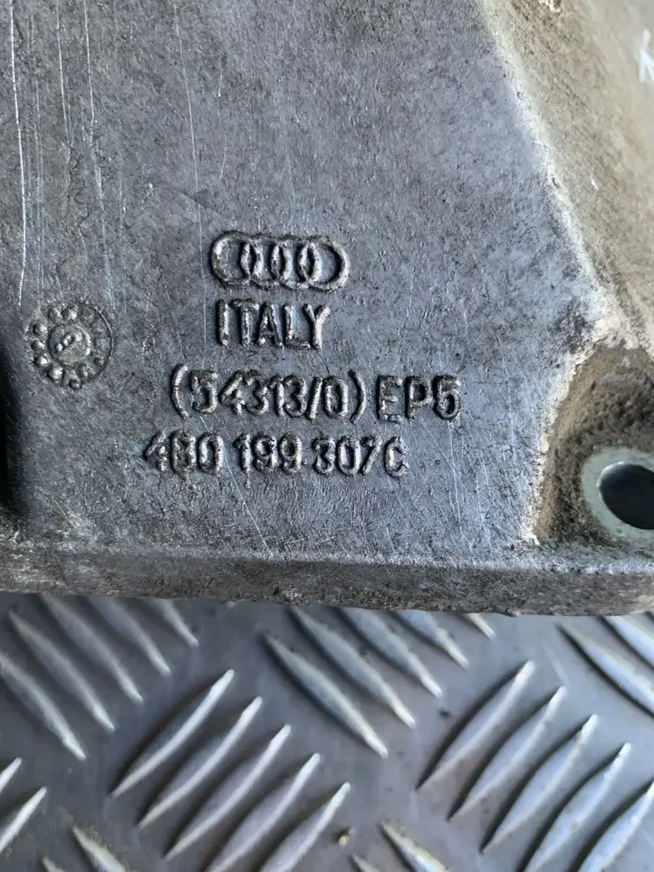 Audi A6 S6 C5 4B (2001 - 2004) 4B0199307C Кронштейн двигателя — фото 4