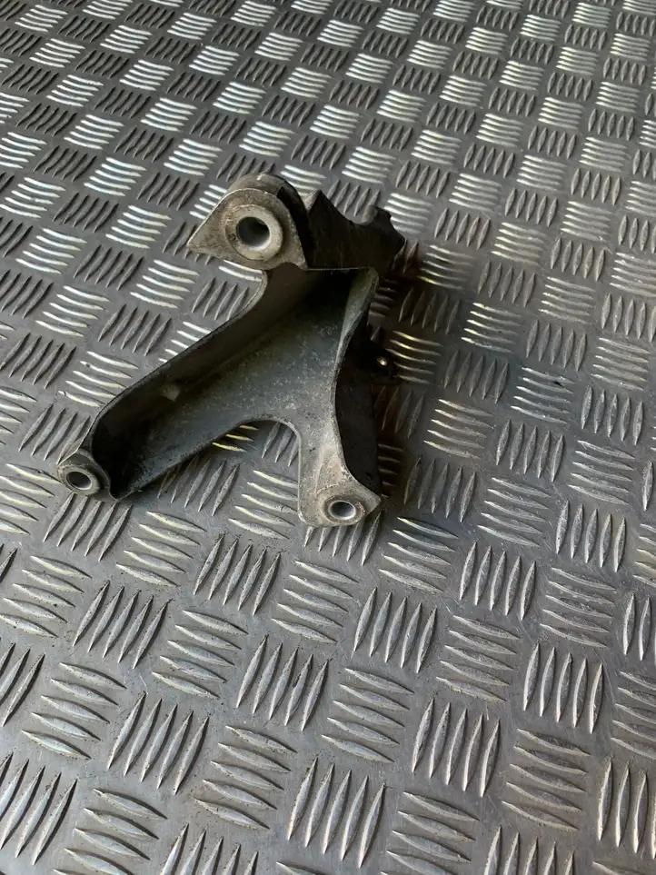 Audi A4 S4 B7 8E 8H (2004 - 2009) 8E0199308AF Кронштейн двигателя — фото 2