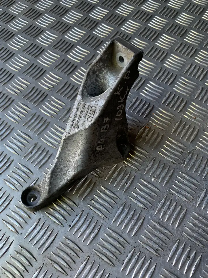 Audi A4 S4 B7 8E 8H (2004 - 2009) 8E0199307S Кронштейн двигателя — фото 1