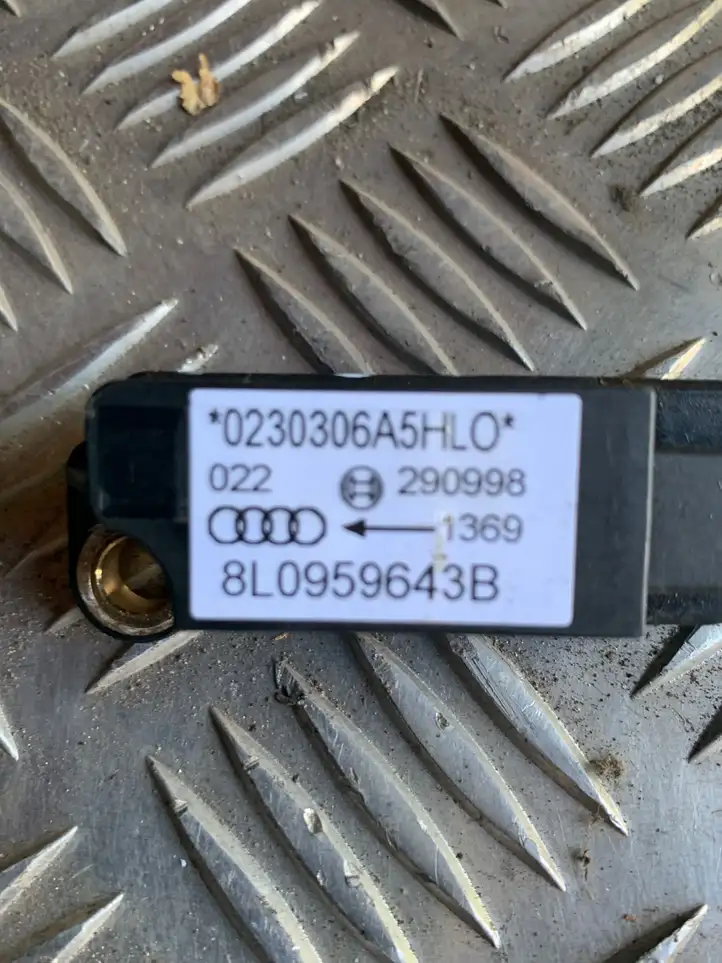 Audi A3/S3 8L (2000 - 2003) 8L0959643B Датчик удара SRS — фото 4