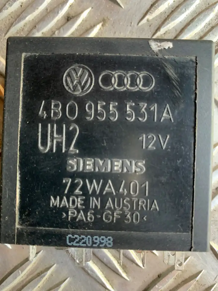Audi A3/S3 8L (2000 - 2003) 4B0955531A Другое реле — фото 4