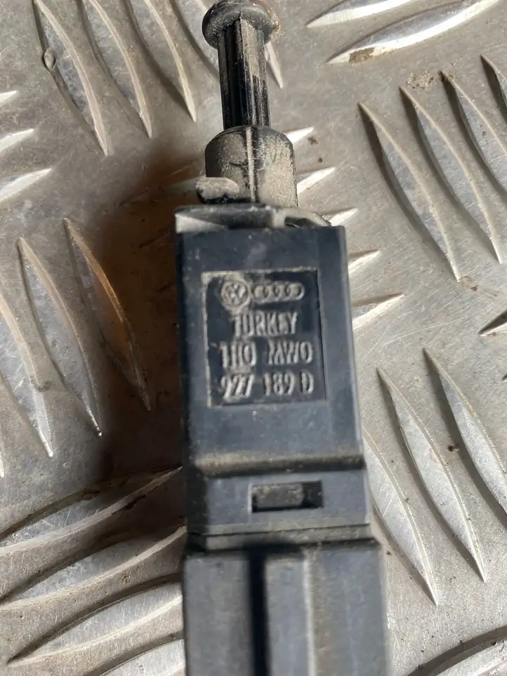 Audi A3/S3 8L (2000 - 2003) 927189D Датчик педали тормоза — фото 3