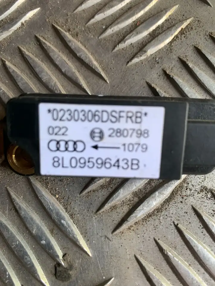 Audi A3/S3 8L (2000 - 2003) 8L0959643B Датчик удара SRS — фото 4