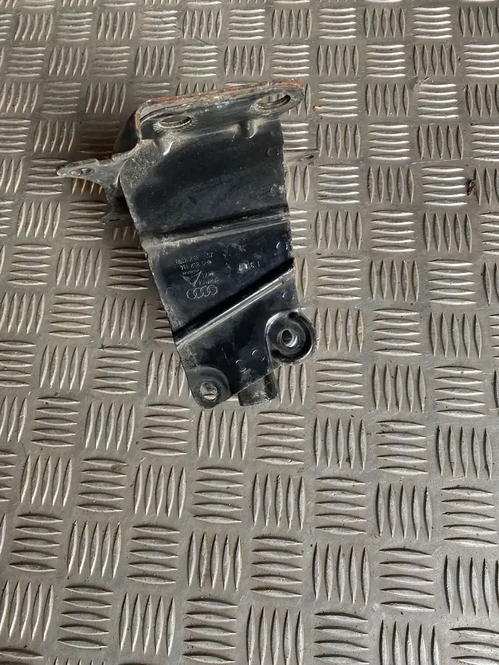 Audi A3/S3 8P (2004 - 2008) 8P0807184 Кронштейн переднего бампера — фото 1