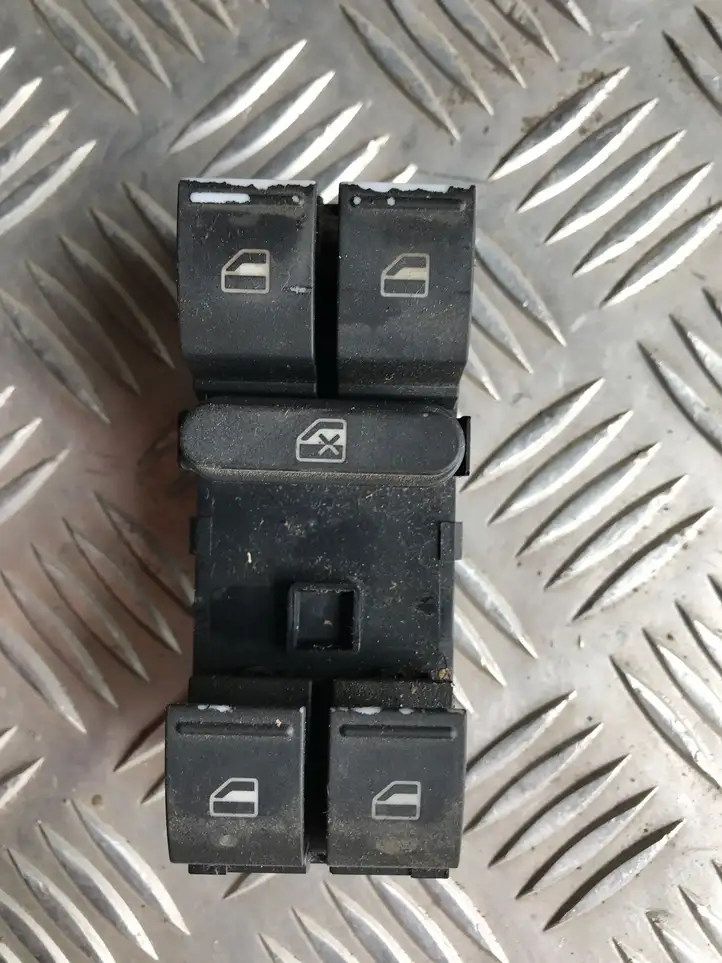 Volkswagen Touareg I (2002 - 2010) 7L6959857A Блок кнопок стеклоподъемников — фото 1