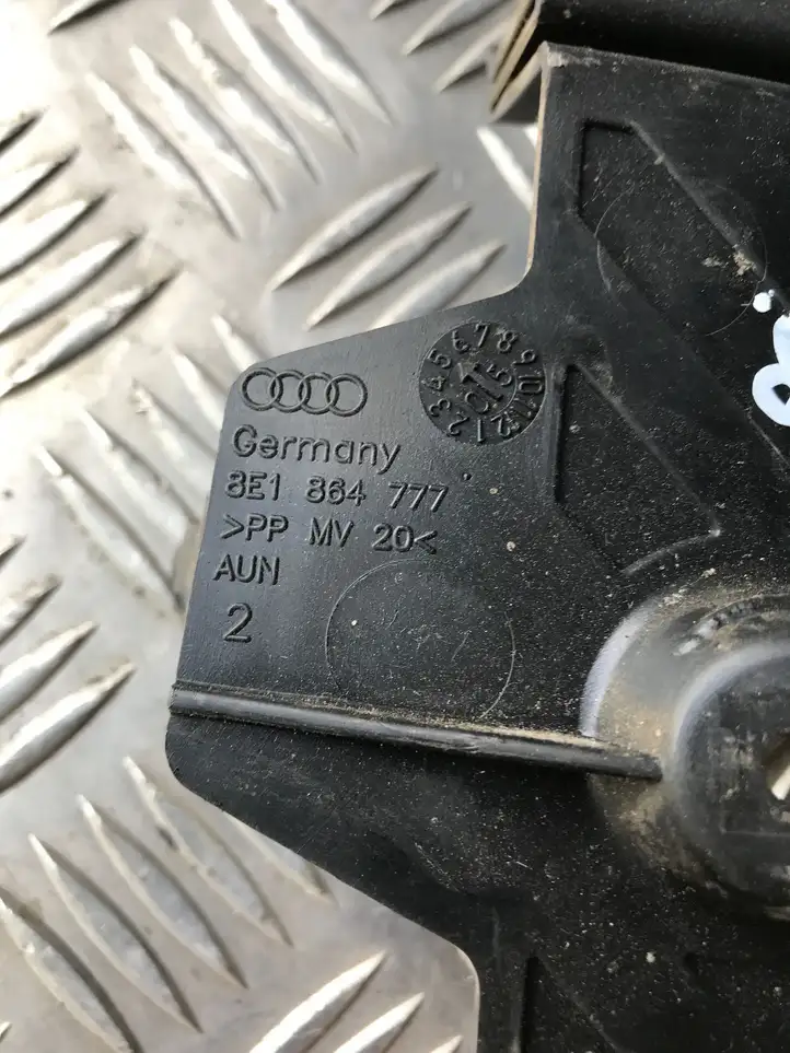 Audi A4 S4 B7 8E 8H (2004 - 2009) 8E1864777 Прочие детали салона — фото 3