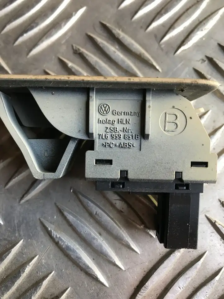 Volkswagen Touareg I (2002 - 2010) 7L6959851B Блок кнопок стеклоподъемников — фото 4
