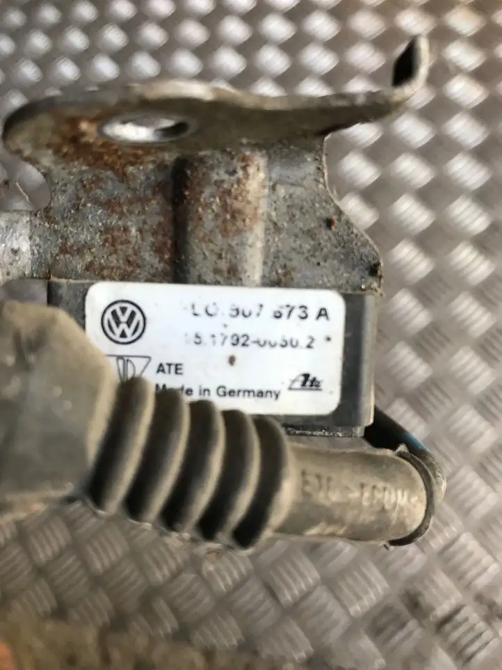 Volkswagen Touareg I (2002 - 2010) 7L0907673A Датчик ABS — фото 2