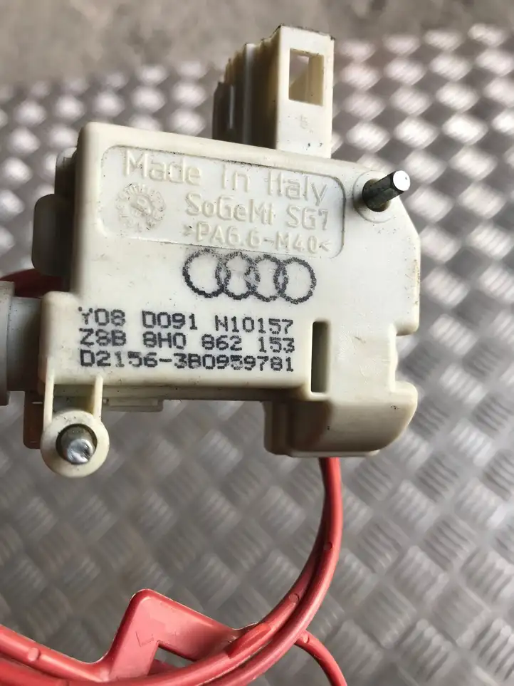 Audi A4 S4 B8 8K (2007 - 2011) 8H0862153 Привод замка крышки топливного бака — фото 2