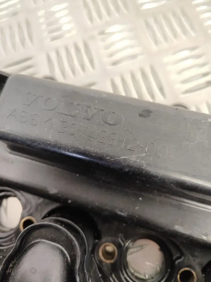 Volvo S80 (2006 - 2009) 30743312 Крышка головки блока цилиндров — фото 3