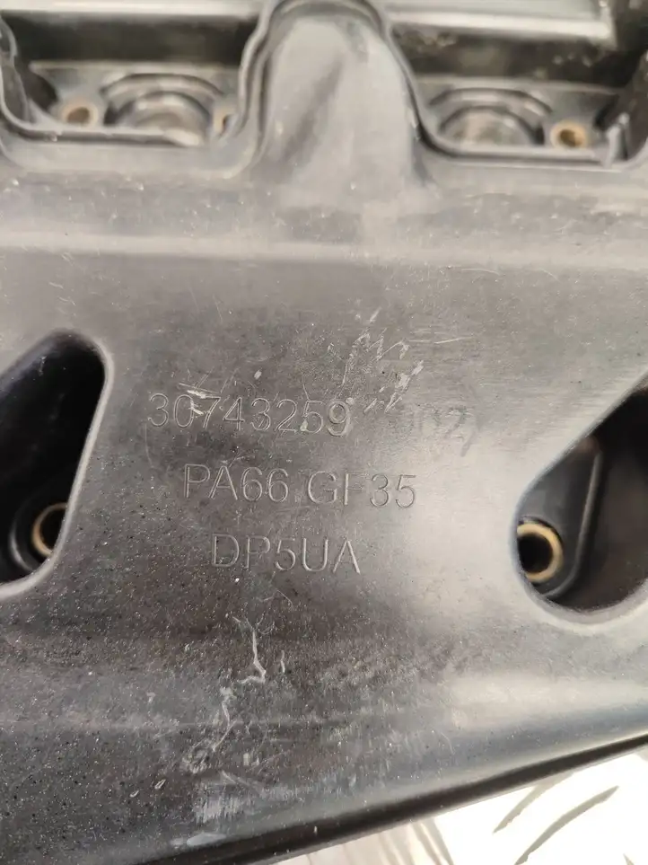 Volvo S80 (2006 - 2009) 30743312 Крышка головки блока цилиндров — фото 5