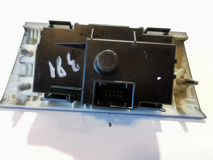 BMW 3 E90 E91 (2005 - 2012) 9169406 Включатель фонарей — фото 3