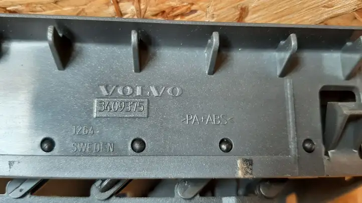 Volvo V70 (2000 - 2004) 3409375 Боковой воздушный дефлектор — фото 2