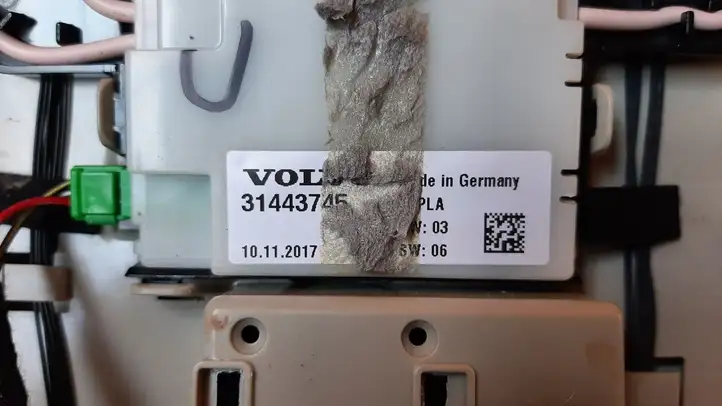 Volvo XC90 (2014 - 2019) 31443745 Передняя подсветка — фото 2