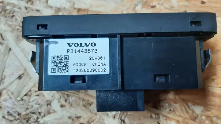 Volvo XC40 (2017 - ) P31443873 Кнопка закрытия крышки багажника — фото 3