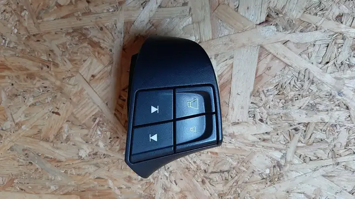 Volvo V70 (2007 - 2013) 30739641 Кнопки на рулевом колесе — фото 1
