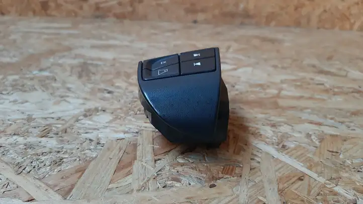 Volvo V70 (2007 - 2013) 30739641 Кнопки на рулевом колесе — фото 2