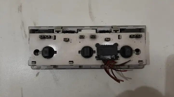 BMW 5 E60 E61 (2004 - 2010) 6912631 Передняя подсветка — фото 3