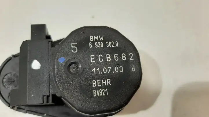 BMW 5 E60 E61 (2004 - 2010) 69303029 Двигатель задвижки потока воздуха — фото 3