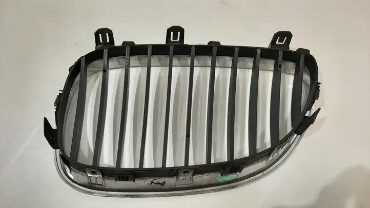 BMW 5 E60 E61 (2004 - 2010) 7065702 Верхняя решетка радиатора — фото 5