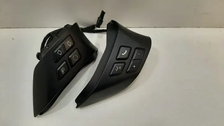 BMW 3 E90 E91 (2005 - 2012) 6764547 Кнопки на рулевом колесе — фото 1