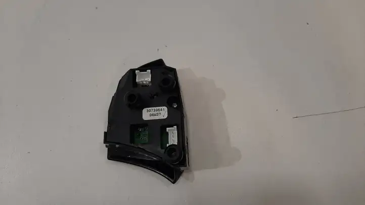 Volvo V70 (2007 - 2013) 30739641 Кнопки на рулевом колесе — фото 2