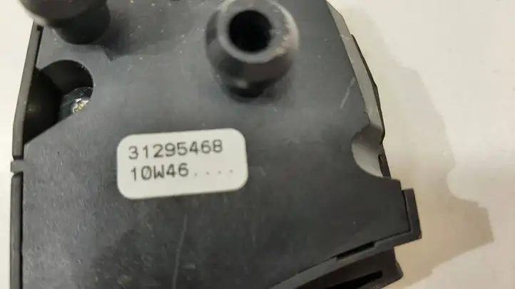Volvo V70 (2007 - 2013) 31295468 Кнопки на рулевом колесе — фото 3