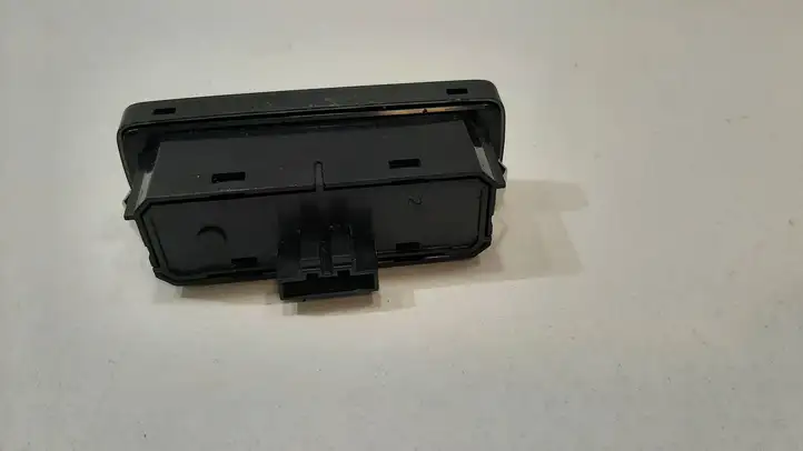 Volvo XC90 (2014 - 2019) 31443874 Кнопка закрытия крышки багажника — фото 2