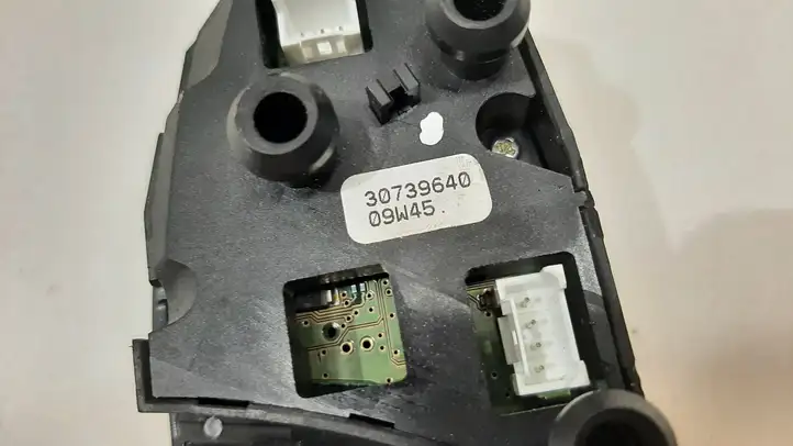 Volvo V70 (2007 - 2013) 30739640 Кнопки на рулевом колесе — фото 3