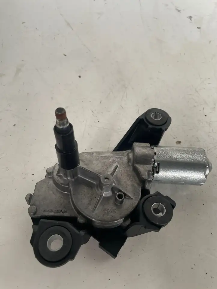 Nissan Qashqai (2006 - 2010) 0390201820 Двигатель стеклоочистителя заднего стекла — фото 2