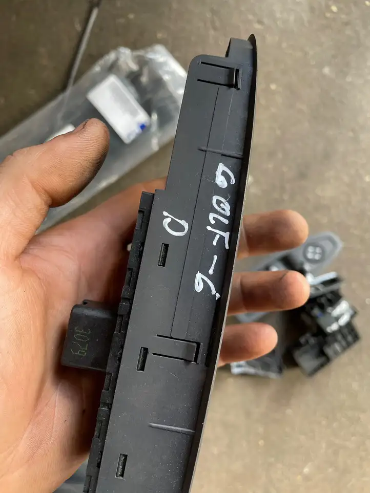Volkswagen Golf VI (2009 - 2013) 5K0867255A Блок кнопок стеклоподъемников — фото 2