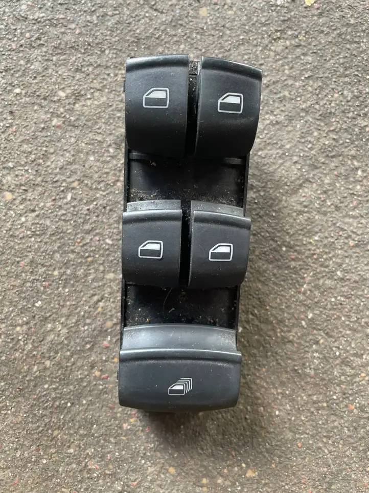Audi A3/S3 8P (2008 - 2013) Блок кнопок стеклоподъемников — фото 1
