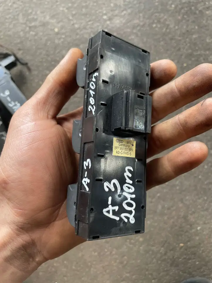 Audi A3/S3 8P (2008 - 2013) Блок кнопок стеклоподъемников — фото 2