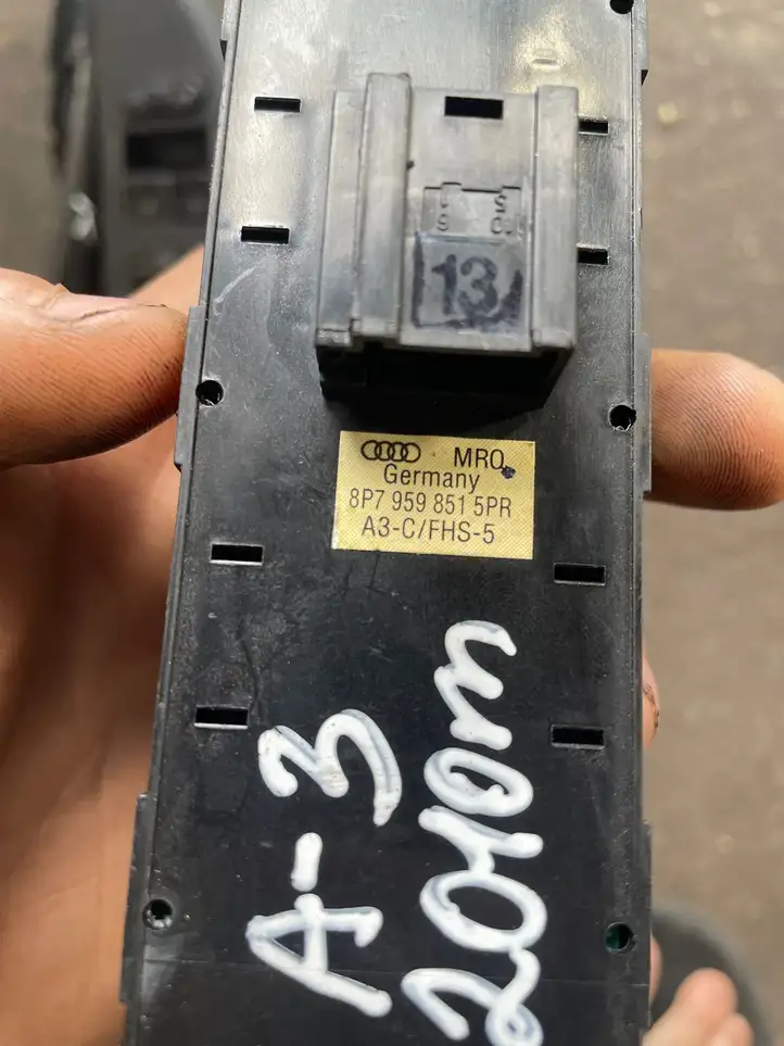 Audi A3/S3 8P (2008 - 2013) Блок кнопок стеклоподъемников — фото 3