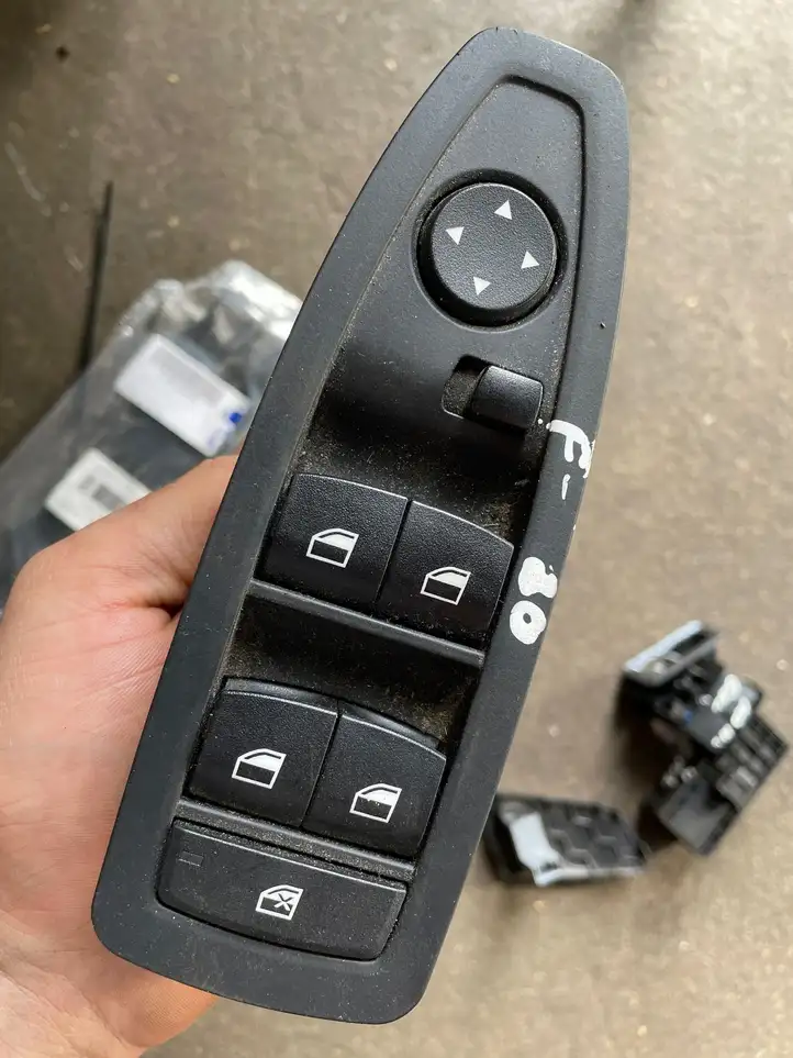 BMW 1 F20 F21 (2011 - 2019) 7283832 Блок кнопок стеклоподъемников — фото 1