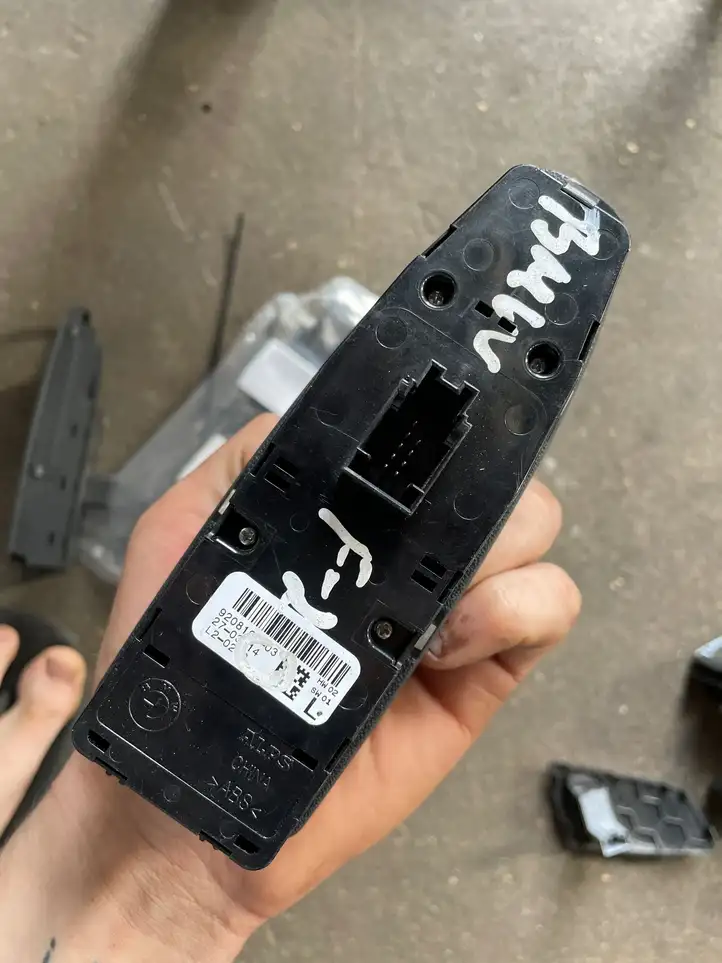 BMW 1 F20 F21 (2011 - 2019) 7283832 Блок кнопок стеклоподъемников — фото 2