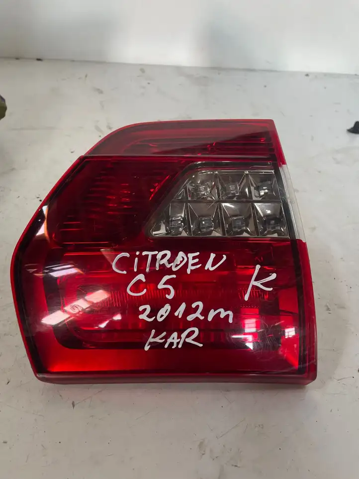Citroen C5 (2008 - 2017) Задний фонарь в крышке багажника — фото 1