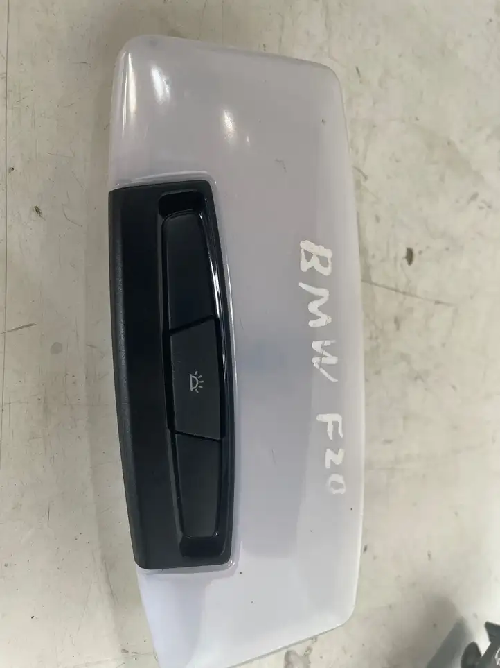 BMW 1 F20 F21 (2011 - 2019) Задняя подсветка — фото 1
