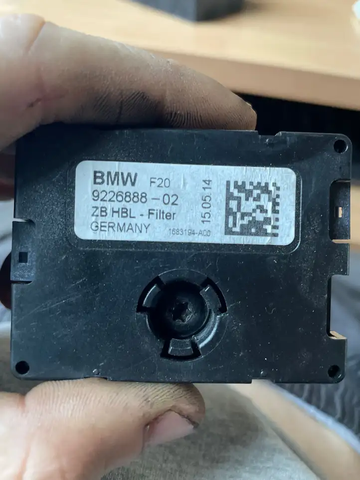 BMW 1 F20 F21 (2011 - 2019) 9226888 Фильтр антенны — фото 2