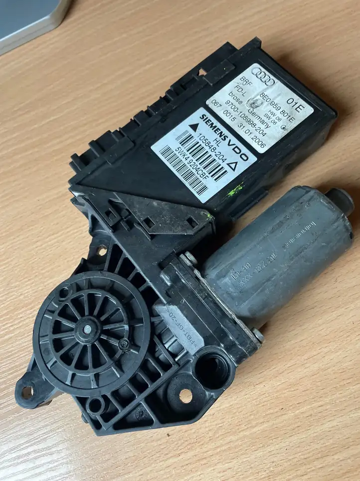 Audi A4 S4 B7 8E 8H (2004 - 2009) 8E0959801E Стеклоподъемник задней двери — фото 1