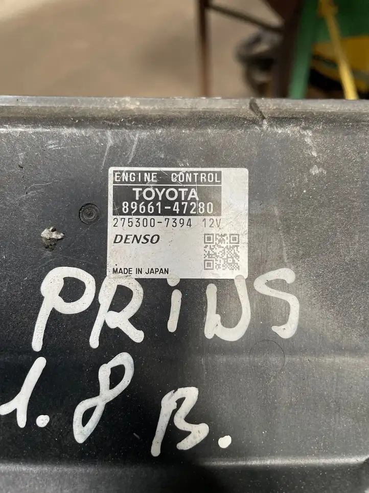 Toyota Prius (XW30) (2009 - 2015) 8966147280 Блок управления двигателем (ЭБУ) — фото 2