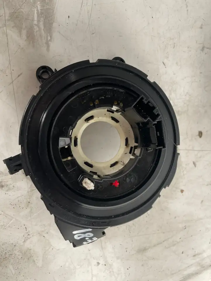 BMW 1 E81 E87 (2004 - 2011) 6989557 Контактное кольцо SRS — фото 1