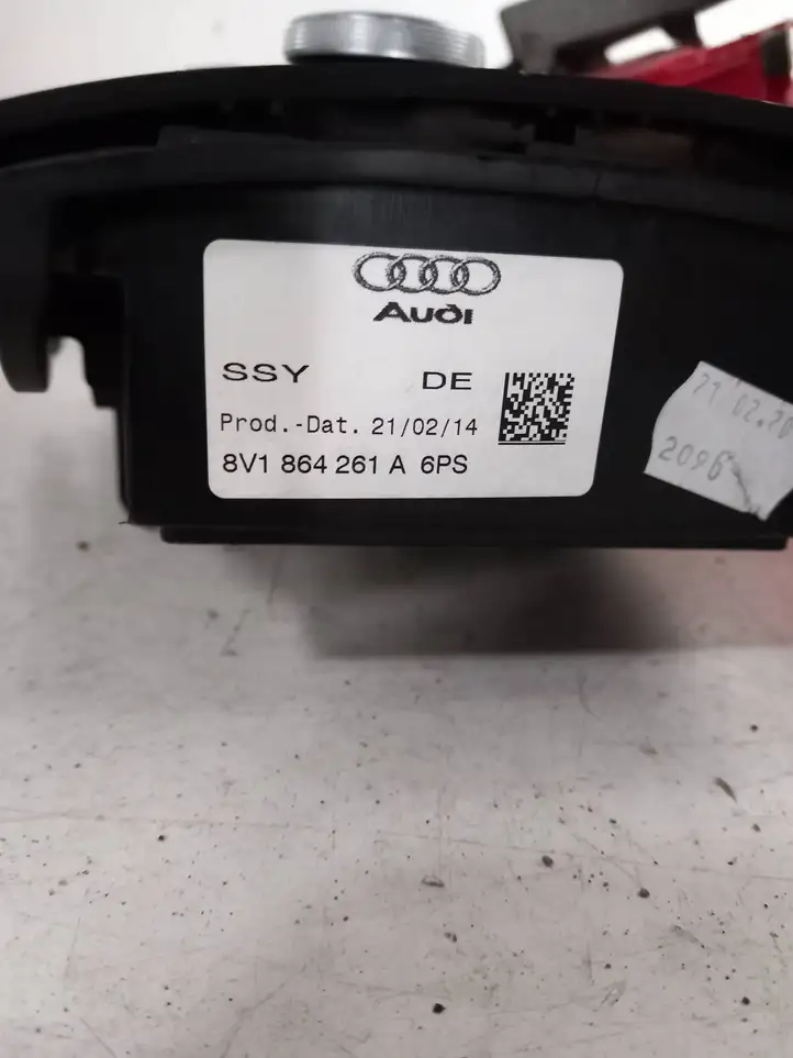 Audi A3/S3 8V (2012 - 2016) 8V1864261A Центральная консоль — фото 2