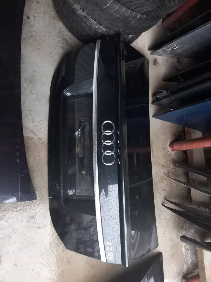 Audi A6 S6 C6 4F (2004 - 2008) Lz9y Крышка багажника — фото 1