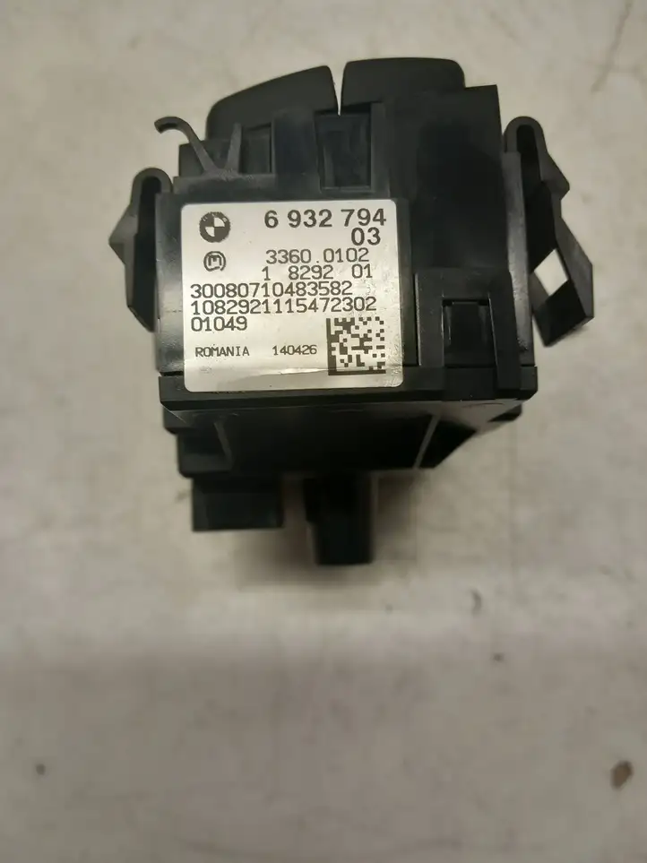 BMW 3 E90 E91 (2005 - 2012) 6932794 Включатель фонарей — фото 1