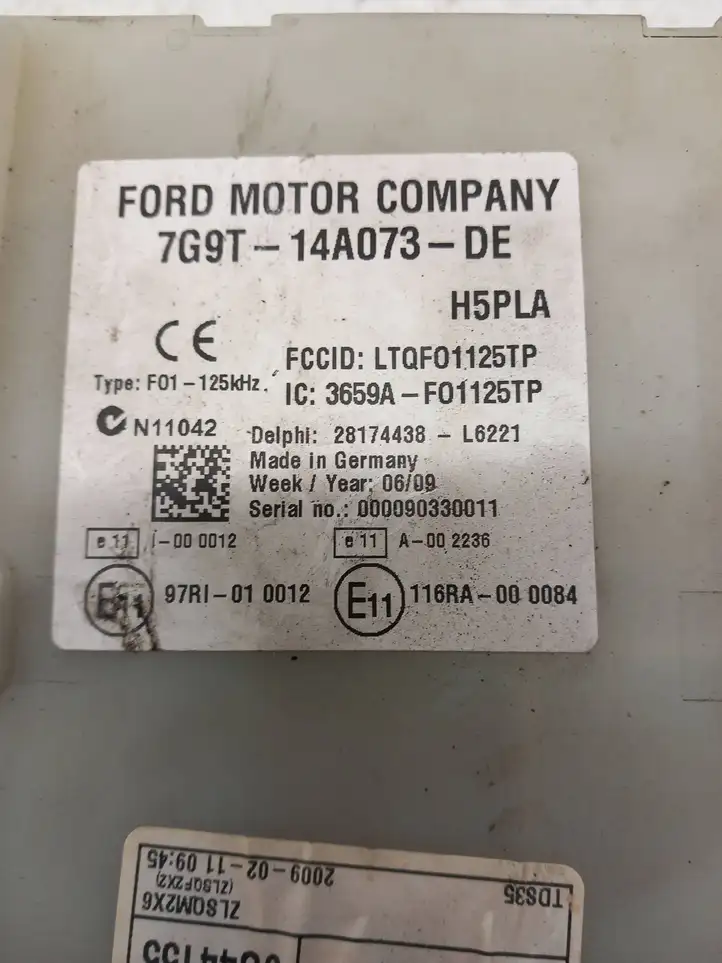 Ford Mondeo MK IV (2007 - 2014) 7G9T14A073DE Блок предохранителей — фото 2