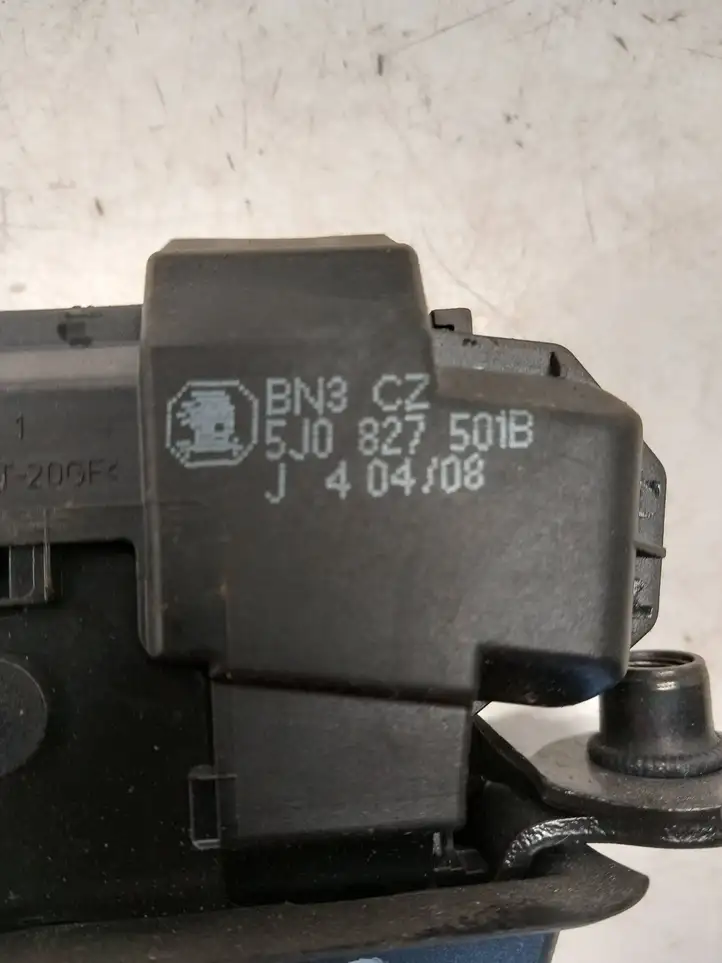 Skoda Fabia Mk2 (5J) (2007 - 2014) 5J0827501B Замок задней двери — фото 2
