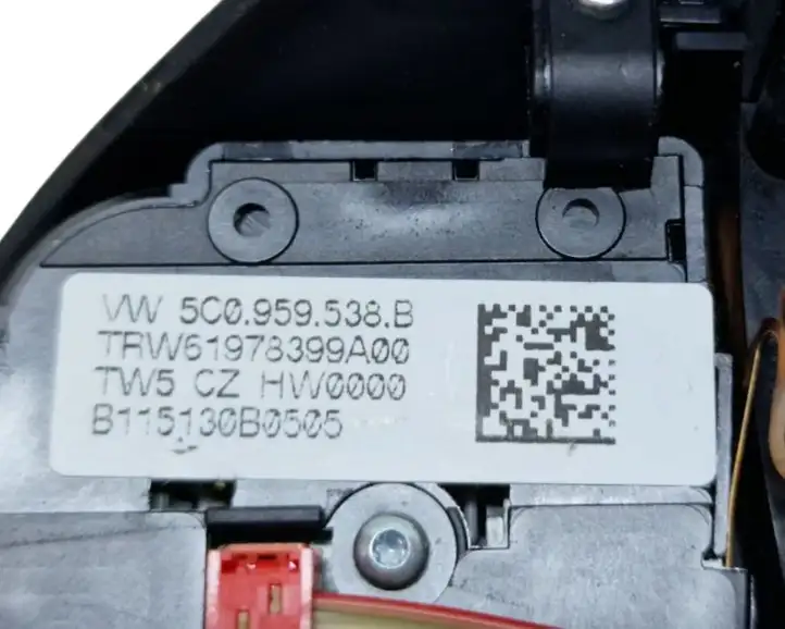 Volkswagen Jetta VI (2011 - 2018) 5C0959538B Кнопки на рулевом колесе — фото 7